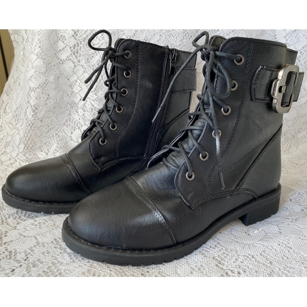 Lace-up boots